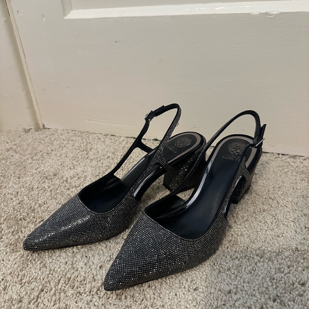 Women’s Vince Camuto Slingback Sindree style Pumps with silver stones size 8.5